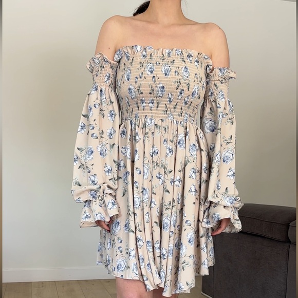 storets Dresses & Skirts - Storets puffy sleeve mini summer floral dress size s/m